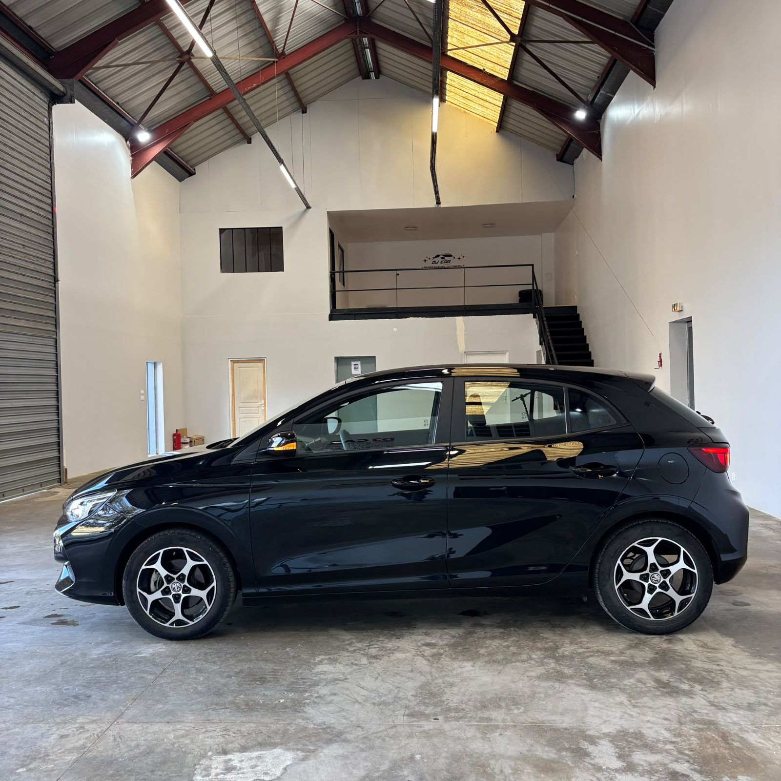 MG MG3 ICE 1.5L MT 2WD 116ch Comfort 5P occasion - Leader export auto Algérie, licence moudjahidine, CCR (Vue 3) - DJCAR