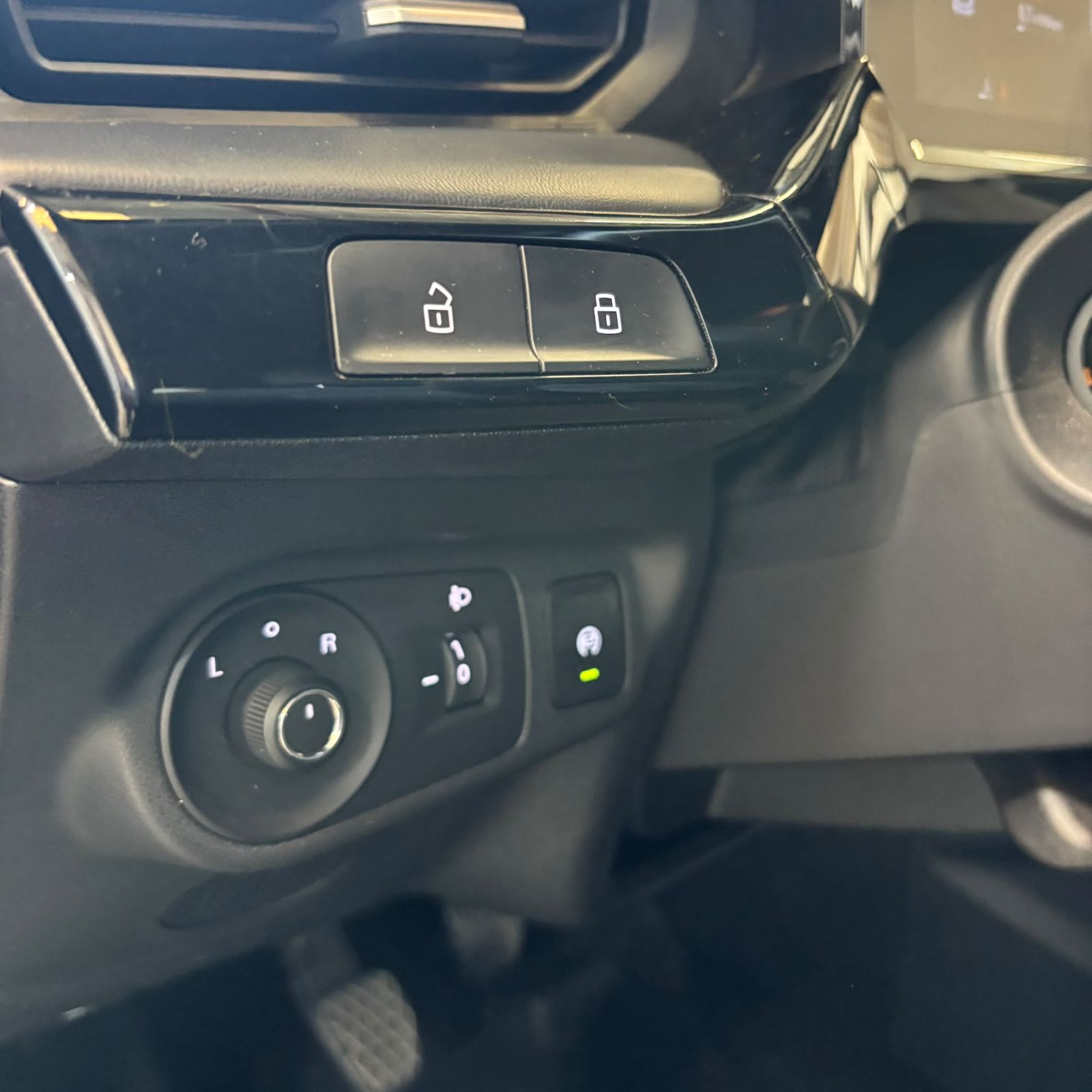 MG MG3 ICE 1.5L MT 2WD 116ch Standard 5P occasion - Leader export auto Algérie, licence moudjahidine, CCR (Vue 14) - DJCAR