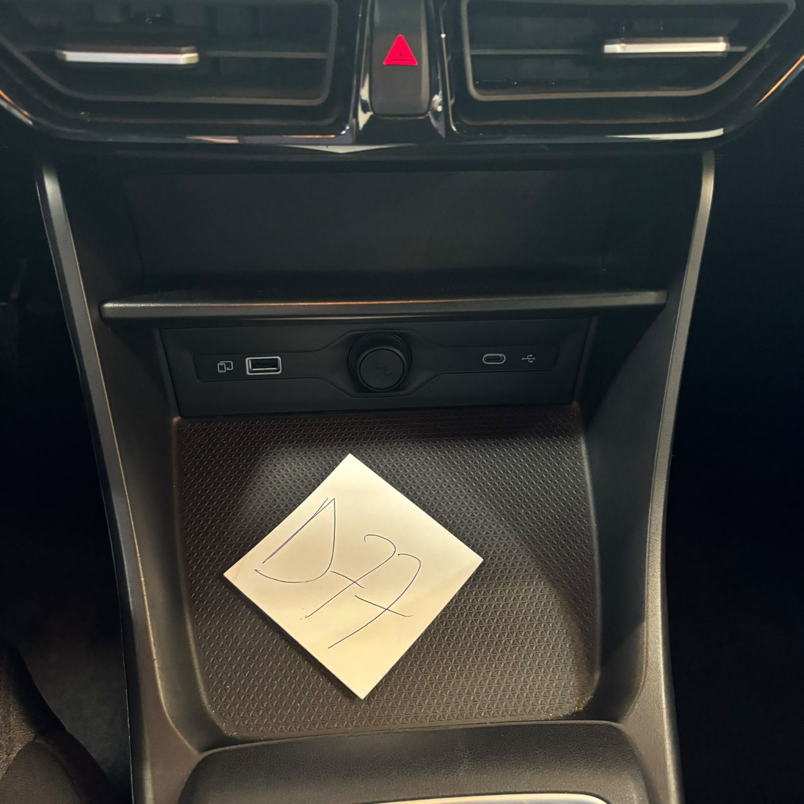 MG MG3 ICE 1.5L MT 2WD 116ch Standard 5P occasion - Leader export auto Algérie, licence moudjahidine, CCR (Vue 18) - DJCAR