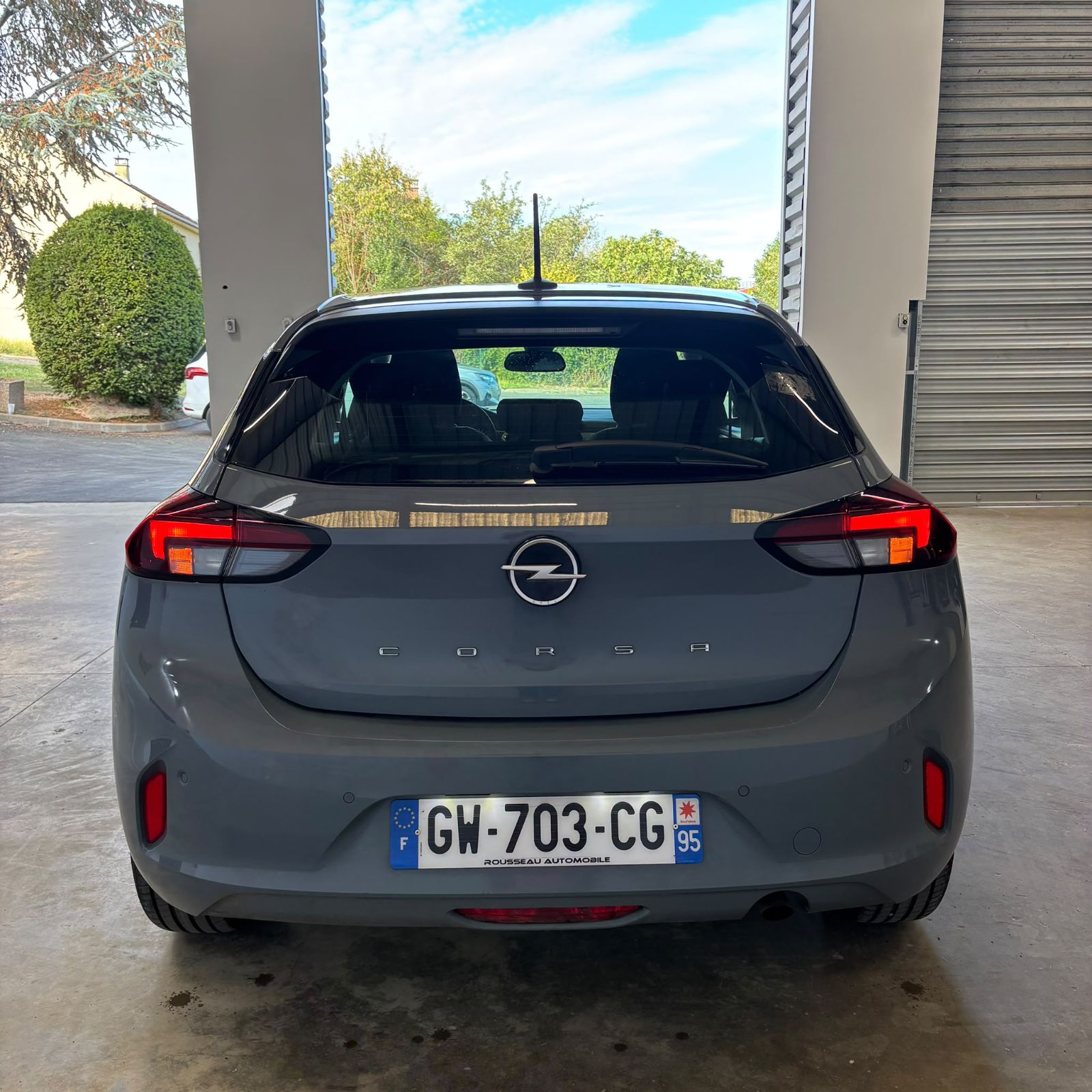 OPEL CORSA 1.2 PT 75CH BUSINESS ELEGANCE BVM5 occasion - Leader export auto Algérie, licence moudjahidine, CCR (Vue 8) - DJCAR