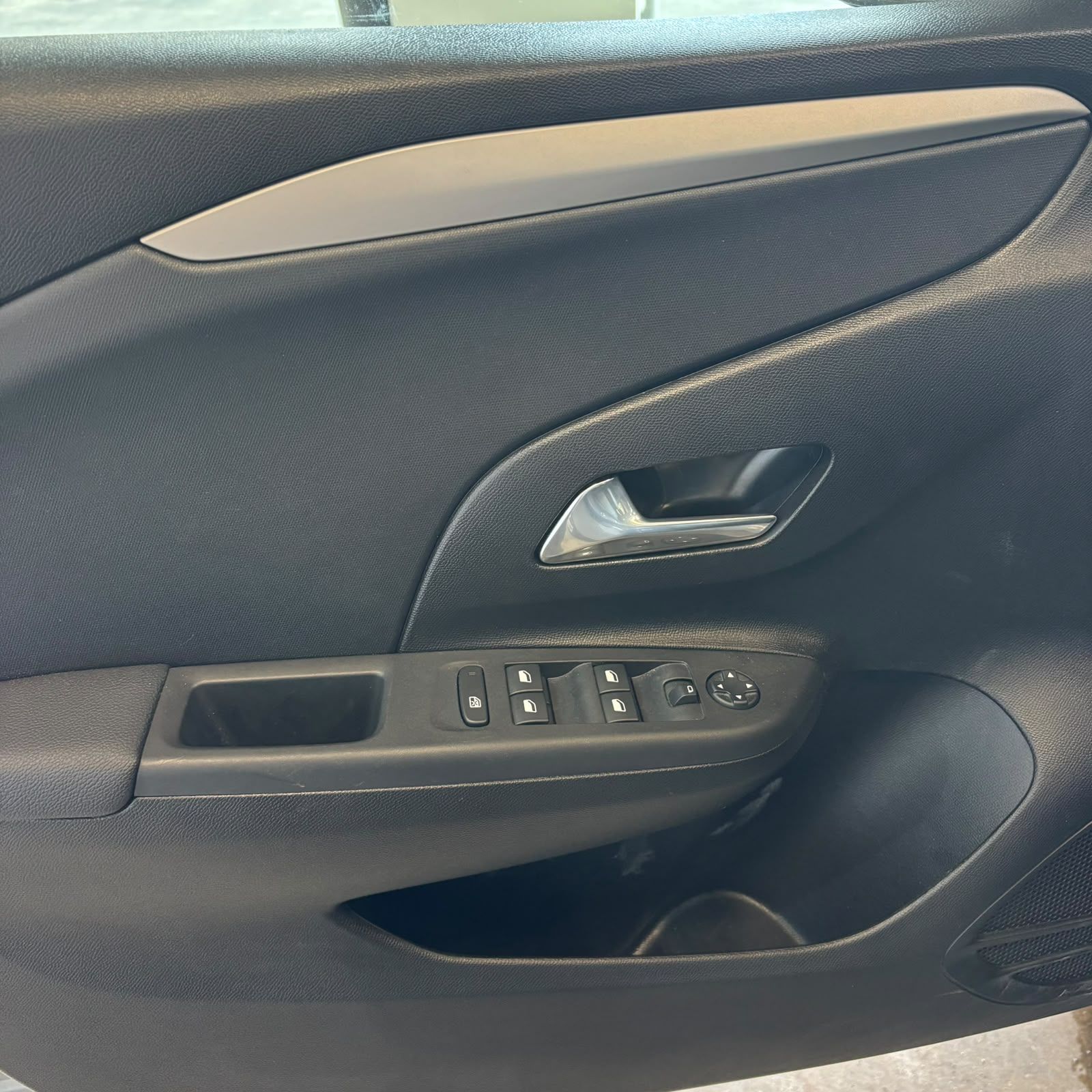 OPEL CORSA 1.2 Turbo 100 ch Edition 5P occasion - Leader export auto Algérie, licence moudjahidine, CCR (Vue 19) - DJCAR