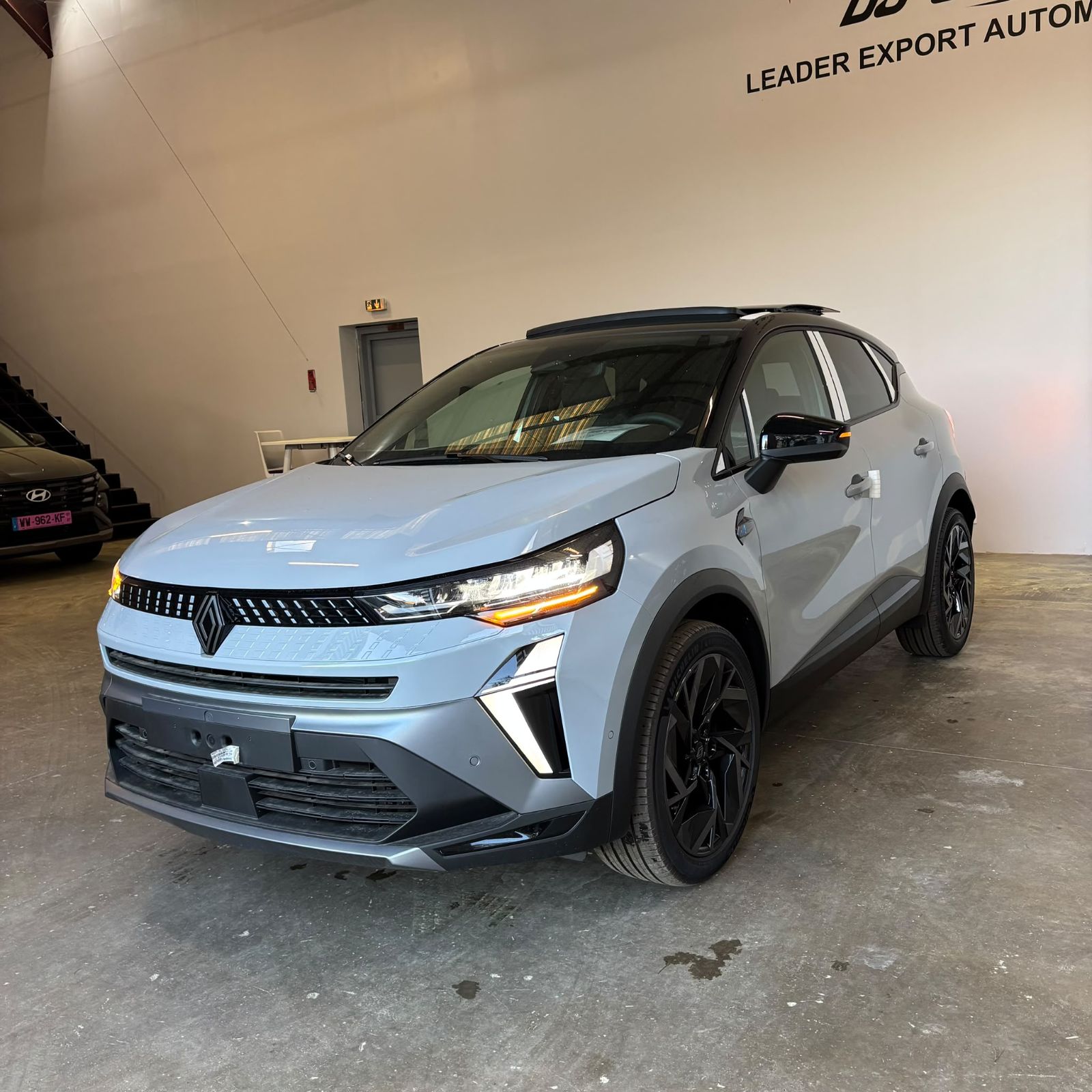 RENAULT CAPTUR ALPINE 1.3 Tce 155Ch BVA TOIT NOIR neuf - Leader export auto Algérie, licence moudjahidine, CCR (Vue 2) - DJCAR