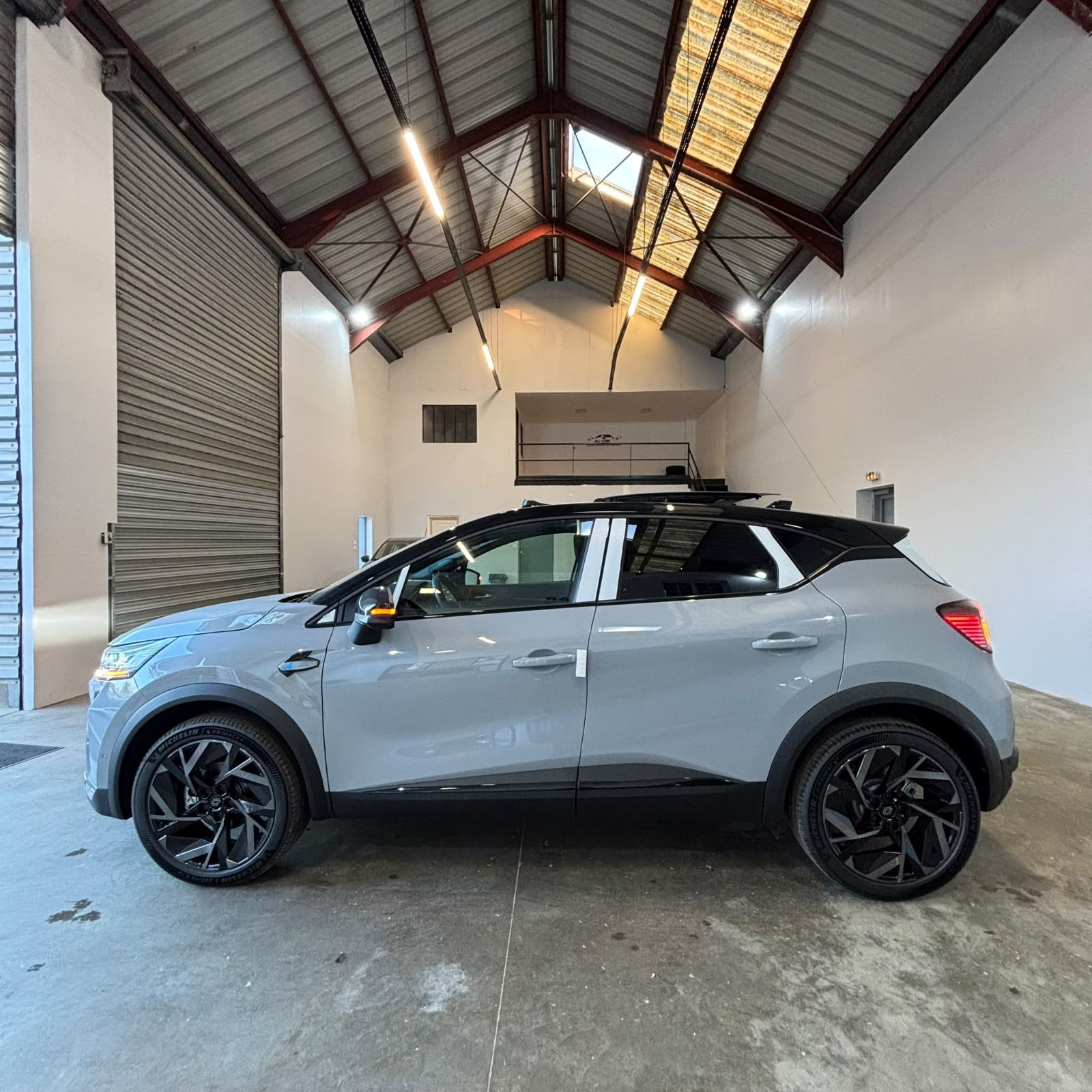 RENAULT CAPTUR ALPINE 1.3 Tce 155Ch BVA TOIT NOIR neuf - Leader export auto Algérie, licence moudjahidine, CCR (Vue 4) - DJCAR