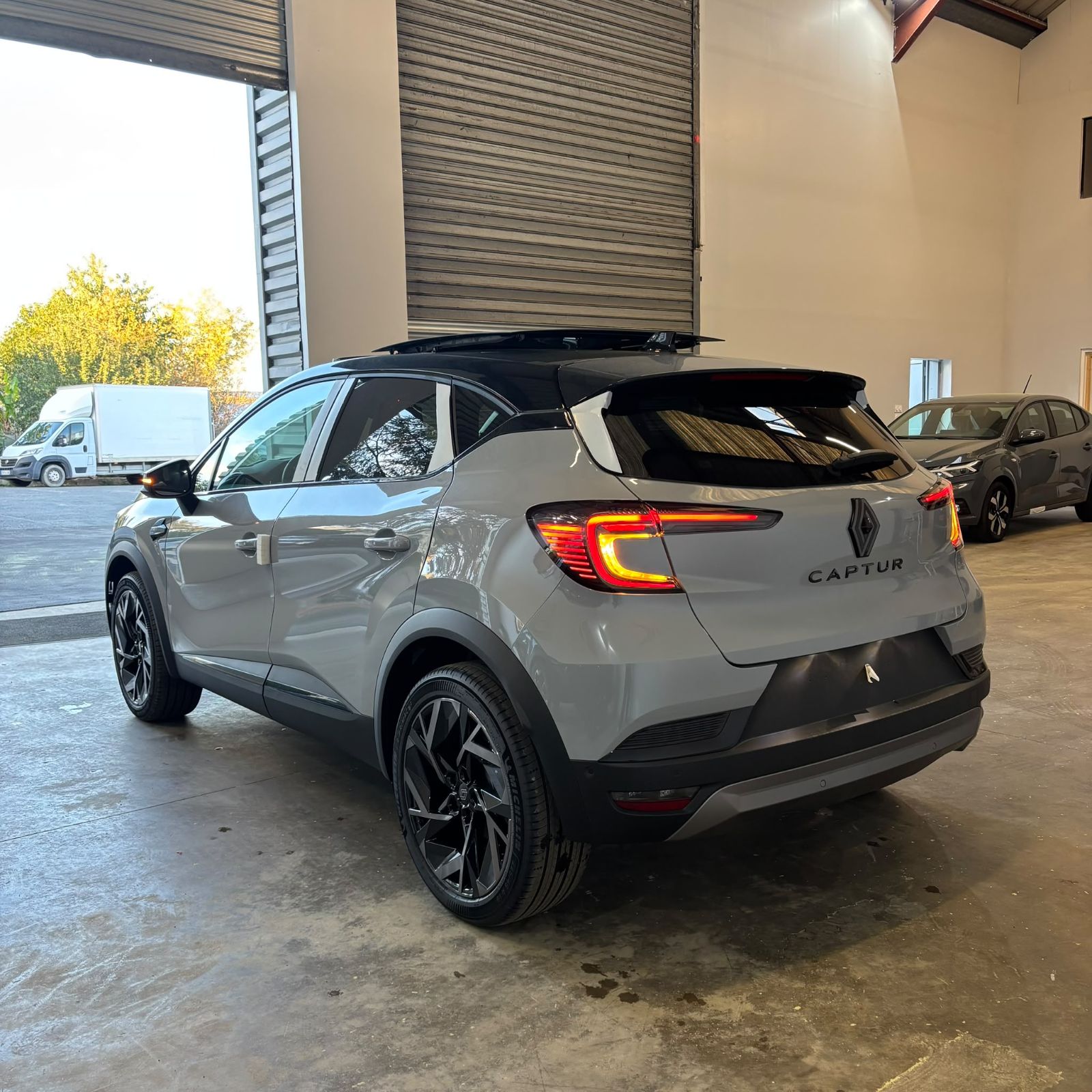 RENAULT CAPTUR ALPINE 1.3 Tce 155Ch BVA TOIT NOIR neuf - Leader export auto Algérie, licence moudjahidine, CCR (Vue 7) - DJCAR