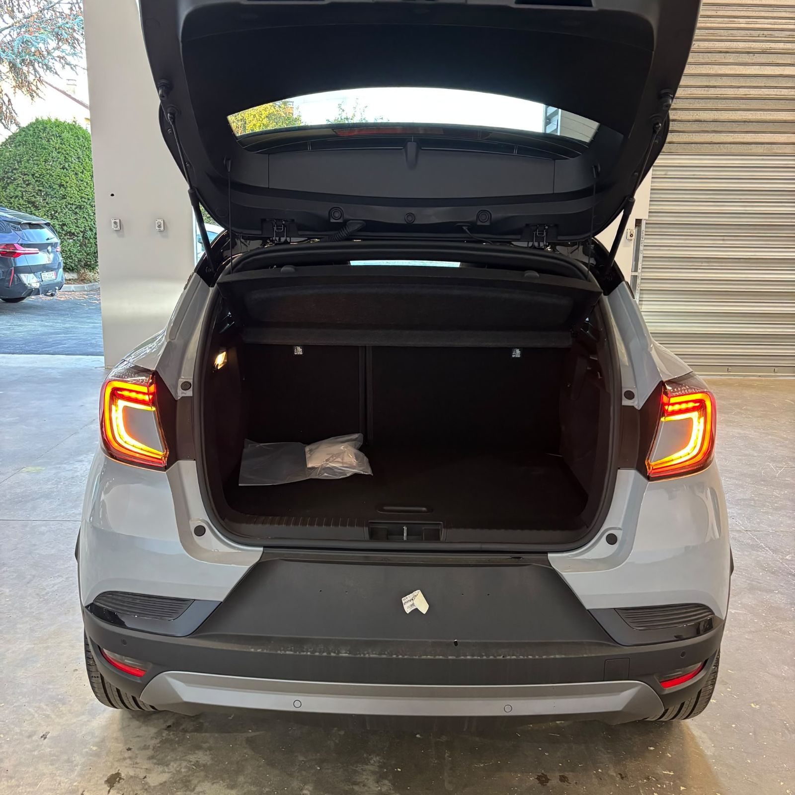 RENAULT CAPTUR ALPINE 1.3 Tce 155Ch BVA TOIT NOIR neuf - Leader export auto Algérie, licence moudjahidine, CCR (Vue 9) - DJCAR