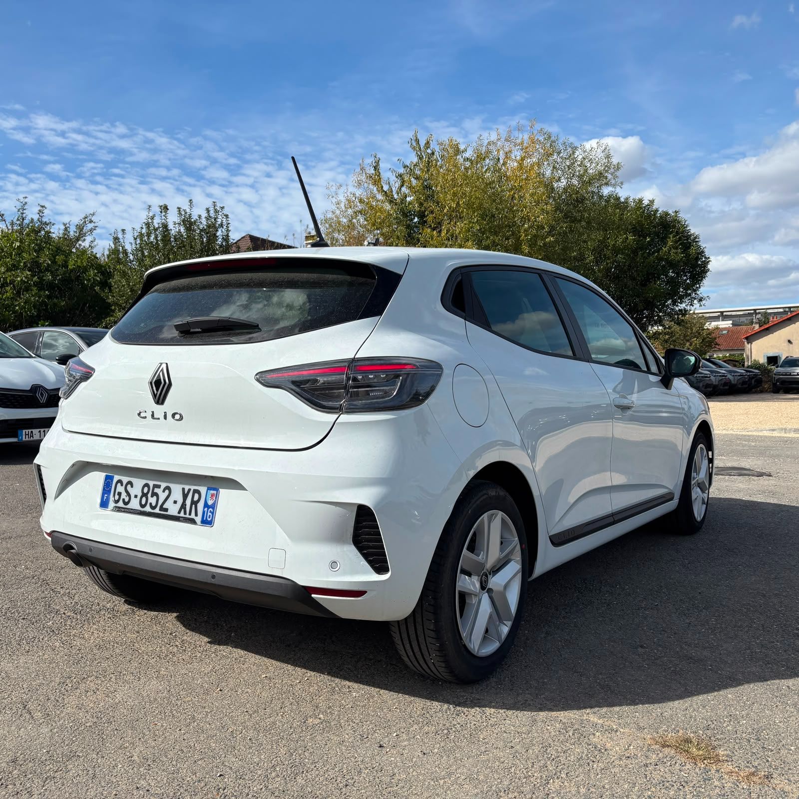 RENAULT CLIO V 1.0 SCe 65 Evolution 5P occasion - Leader export auto Algérie, licence moudjahidine, CCR (Vue 6) - DJCAR