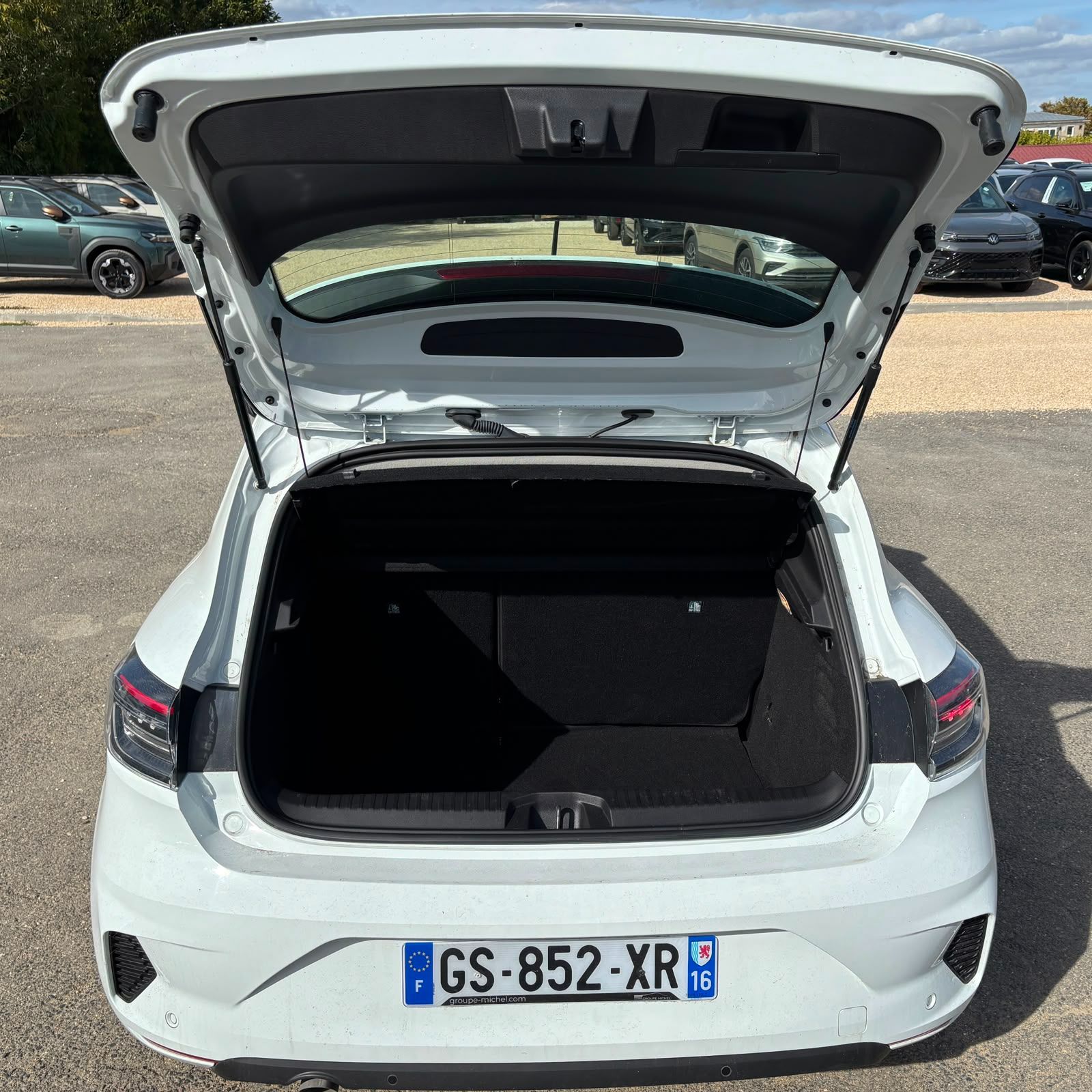 RENAULT CLIO V 1.0 SCe 65 Evolution 5P occasion - Leader export auto Algérie, licence moudjahidine, CCR (Vue 9) - DJCAR