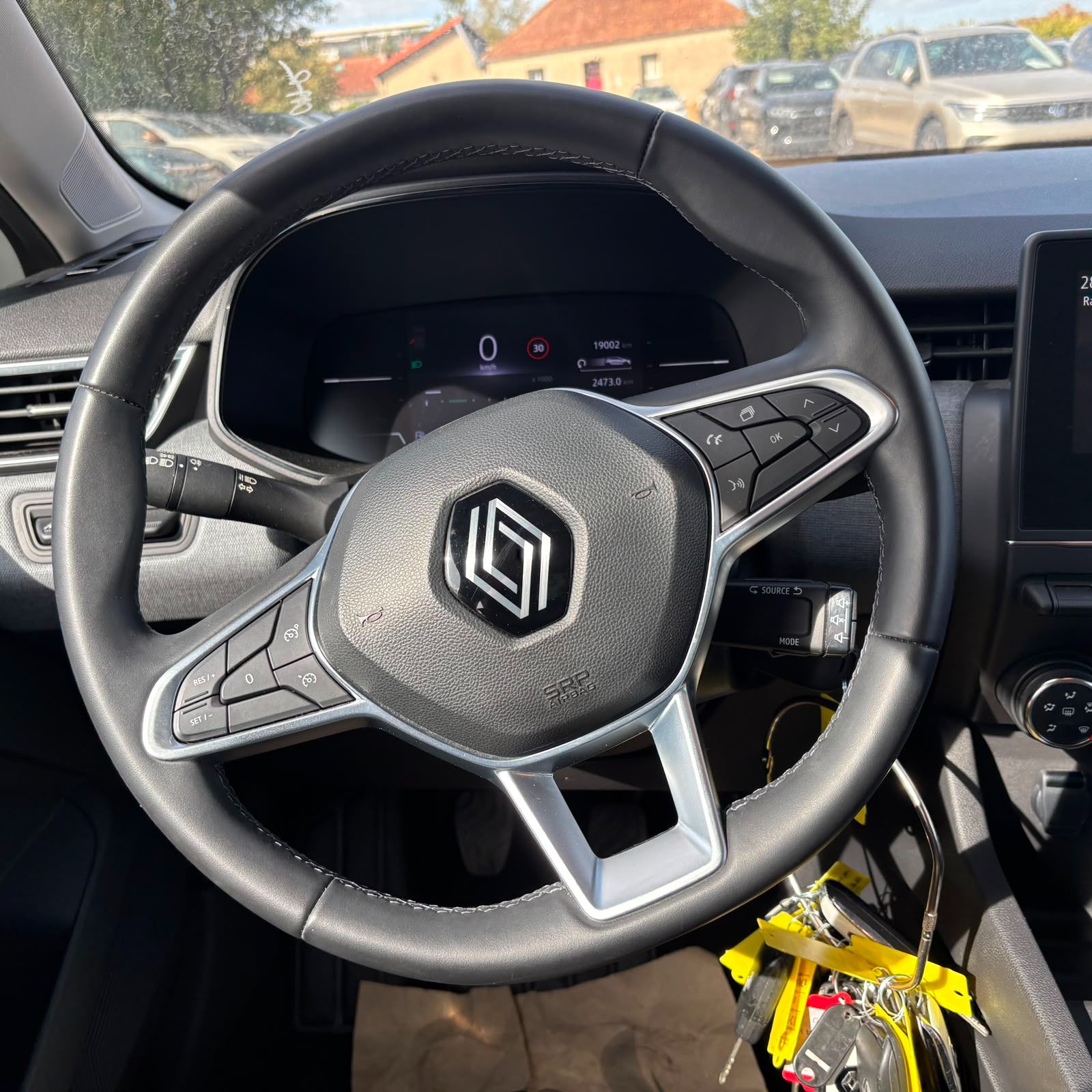 RENAULT CLIO V 1.0 SCe 65 Evolution 5P occasion - Leader export auto Algérie, licence moudjahidine, CCR (Vue 12) - DJCAR