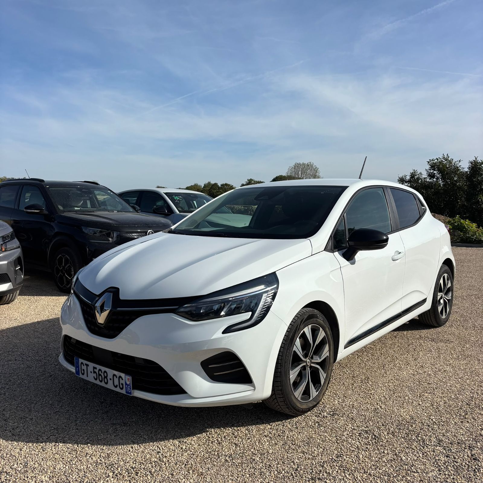 RENAULT CLIO V 1.0 TCe 90 Evolution 5P occasion - Leader export auto Algérie, licence moudjahidine, CCR (Vue 1) - DJCAR