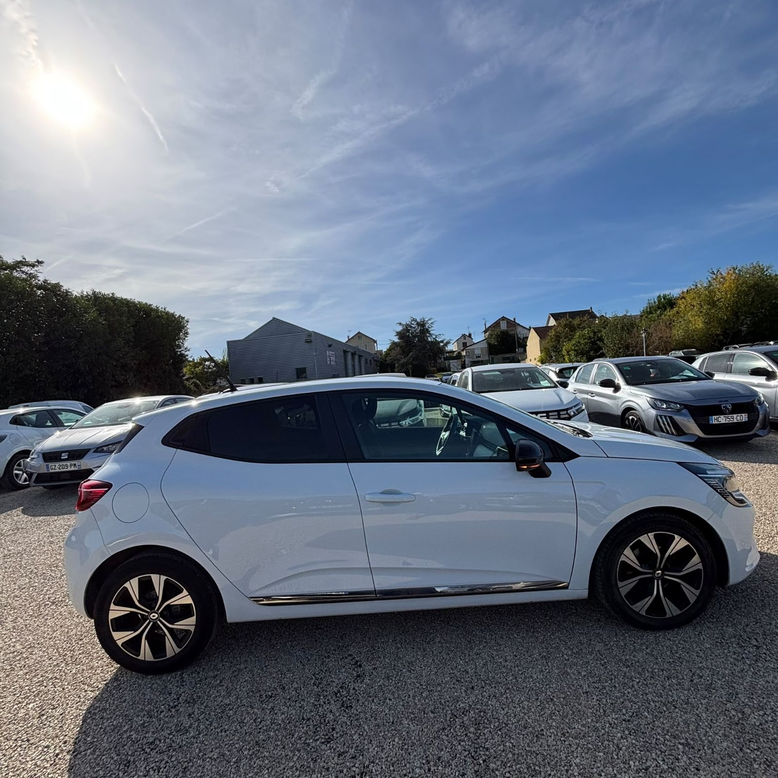 RENAULT CLIO V 1.0 TCe 90 Evolution 5P occasion - Leader export auto Algérie, licence moudjahidine, CCR (Vue 5) - DJCAR