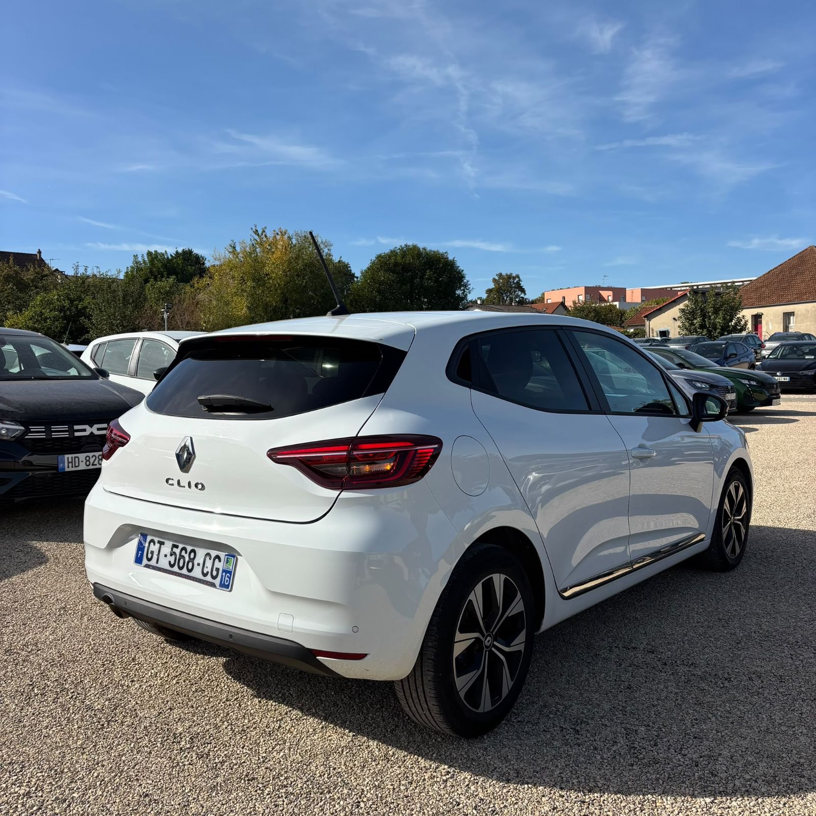 RENAULT CLIO V 1.0 TCe 90 Evolution 5P occasion - Leader export auto Algérie, licence moudjahidine, CCR (Vue 6) - DJCAR