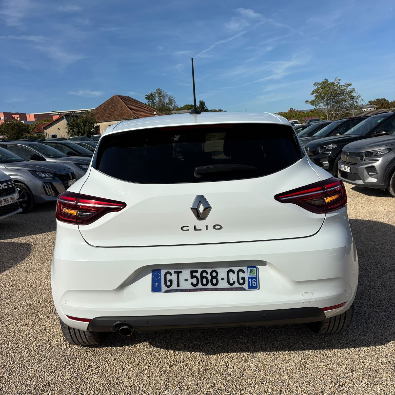 RENAULT CLIO V 1.0 TCe 90 Evolution 5P occasion - Leader export auto Algérie, licence moudjahidine, CCR (Vue 8) - DJCAR