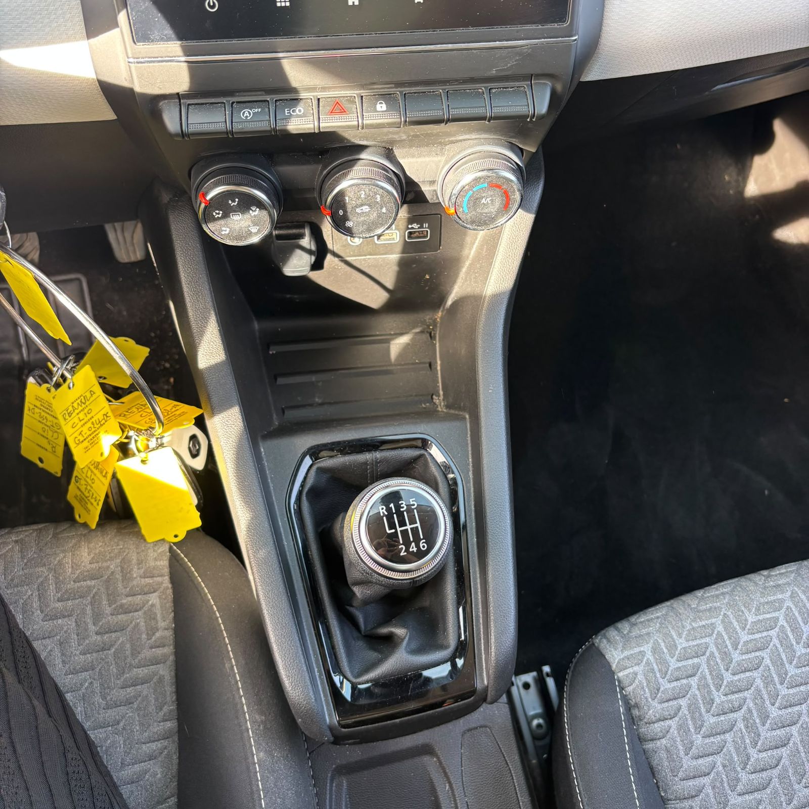 RENAULT CLIO V 1.0 TCe 90 Evolution 5P occasion - Leader export auto Algérie, licence moudjahidine, CCR (Vue 15) - DJCAR