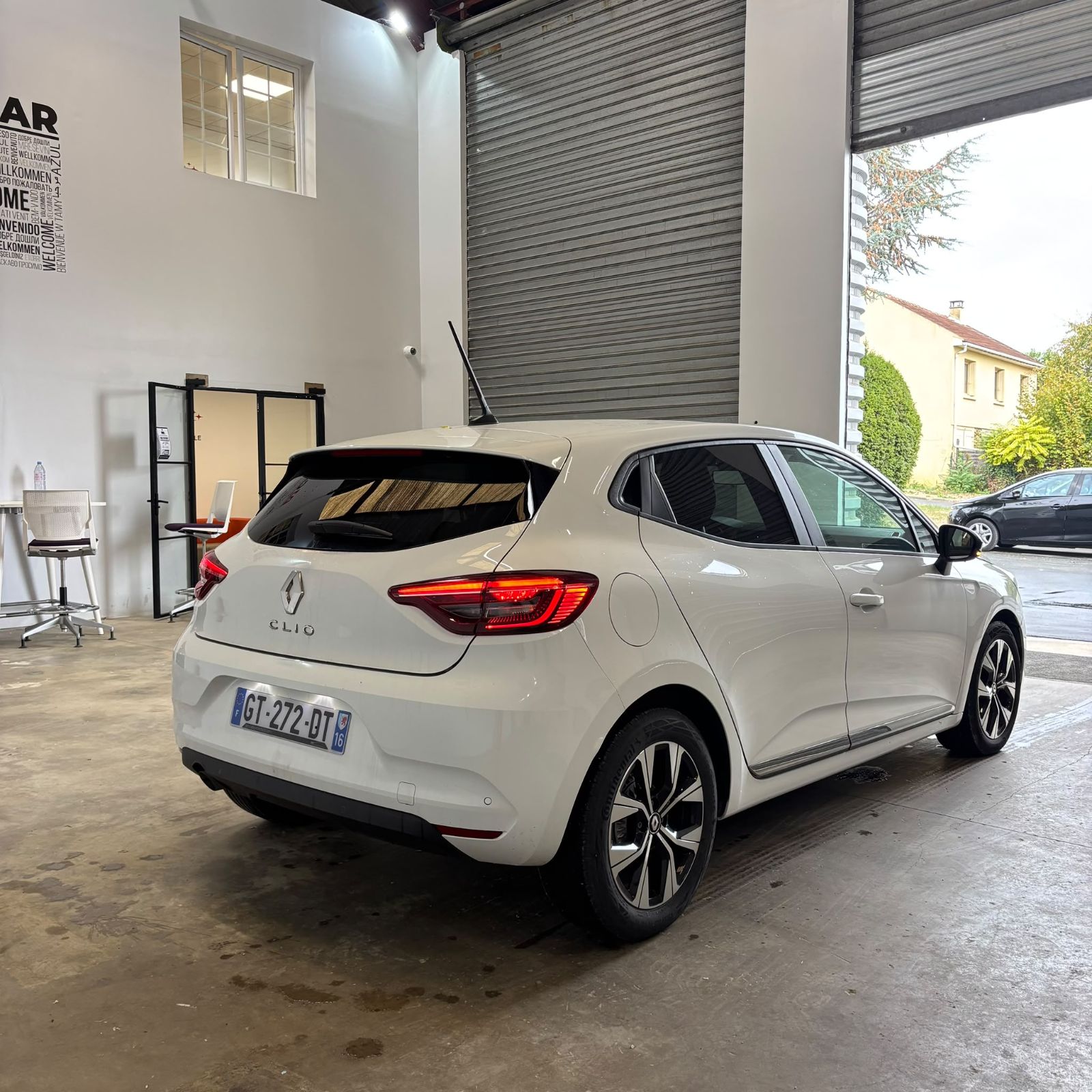 RENAULT CLIO V 1.0 TCe 90 Evolution 5P occasion - Leader export auto Algérie, licence moudjahidine, CCR (Vue 8) - DJCAR