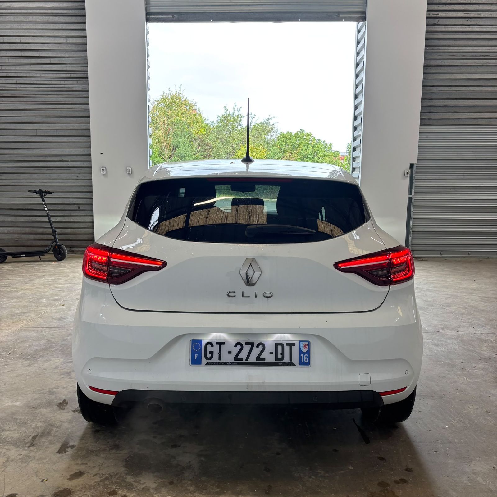 RENAULT CLIO V 1.0 TCe 90 Evolution 5P occasion - Leader export auto Algérie, licence moudjahidine, CCR (Vue 9) - DJCAR