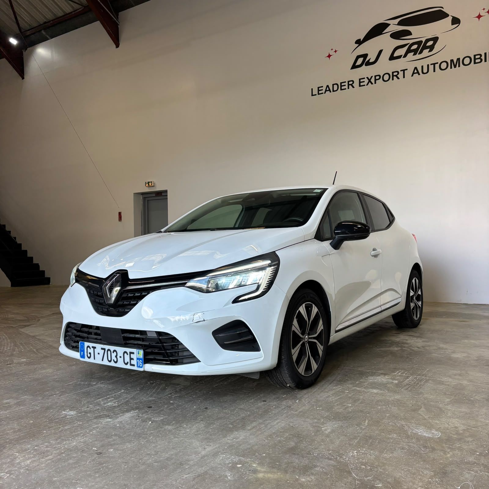 RENAULT CLIO V 1.0 TCe 90 Evolution 5P occasion - Leader export auto Algérie, licence moudjahidine, CCR (Vue 2) - DJCAR