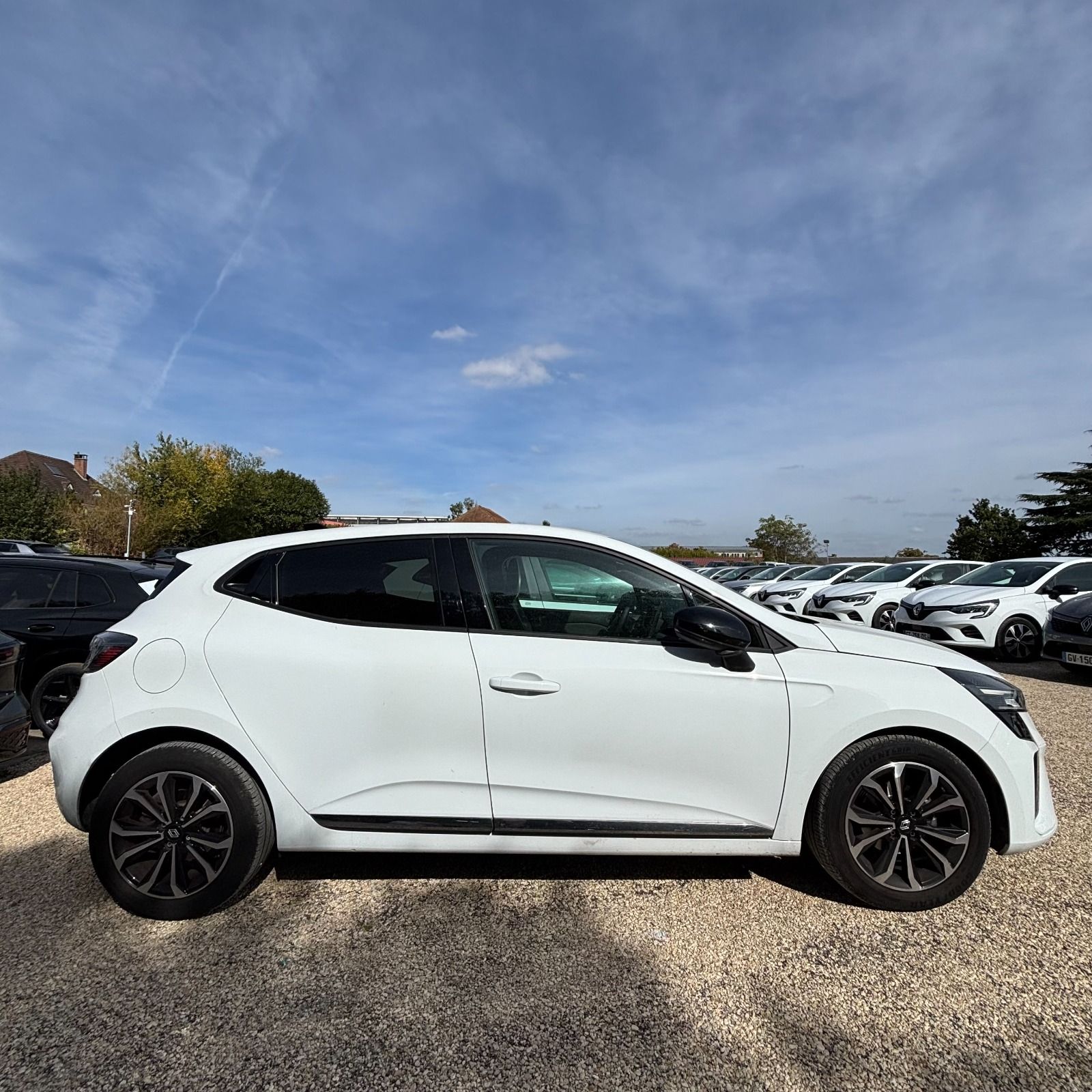 RENAULT CLIO V Eco G 100 ch GSR2 Techno 5P occasion - Leader export auto Algérie, licence moudjahidine, CCR (Vue 4) - DJCAR