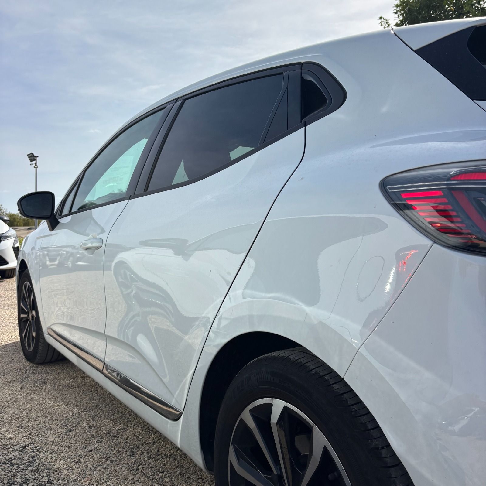 RENAULT CLIO V Eco G 100 ch GSR2 Techno 5P occasion - Leader export auto Algérie, licence moudjahidine, CCR (Vue 12) - DJCAR