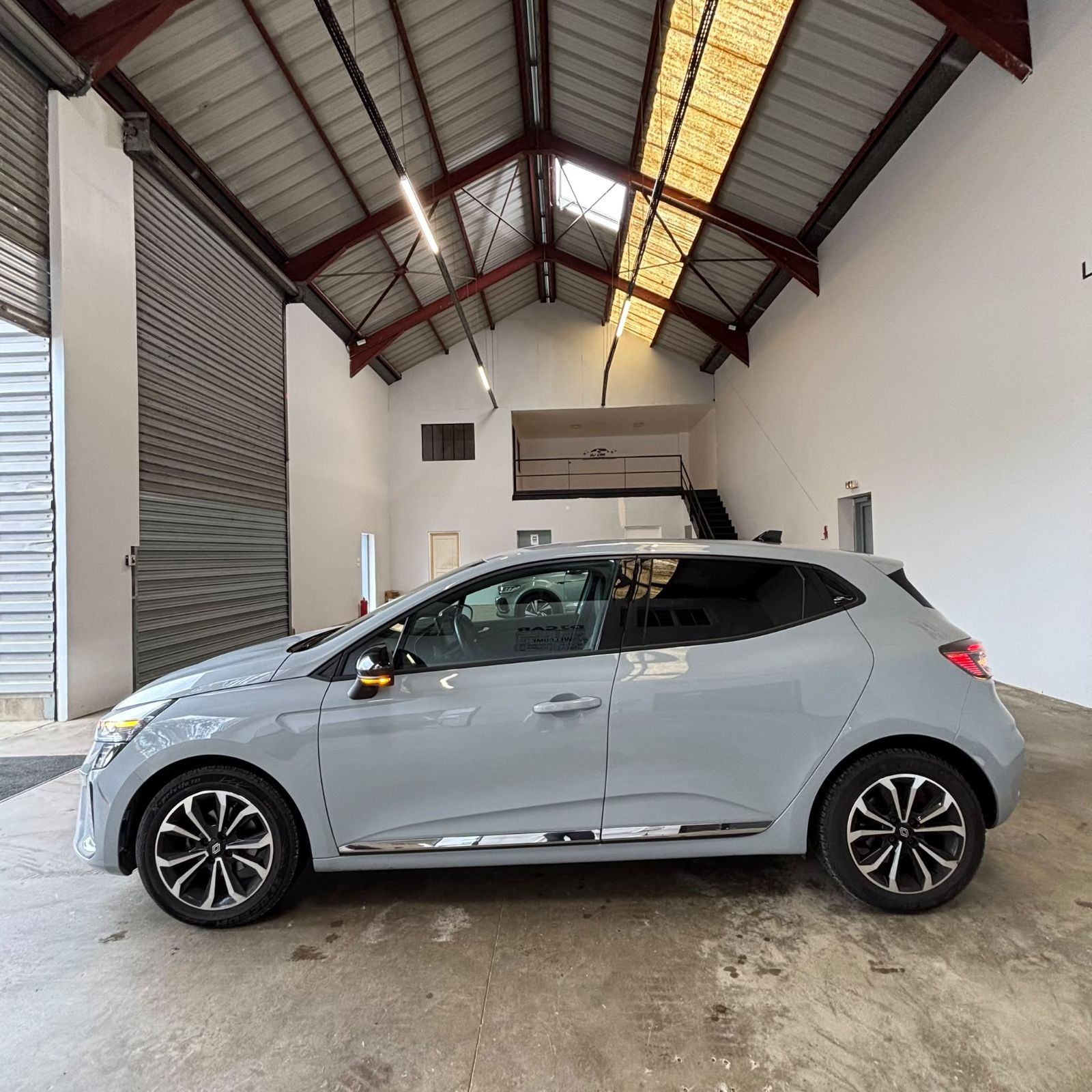 RENAULT CLIO V Eco G 100 ch GSR2 Techno 5P occasion - Leader export auto Algérie, licence moudjahidine, CCR (Vue 5) - DJCAR