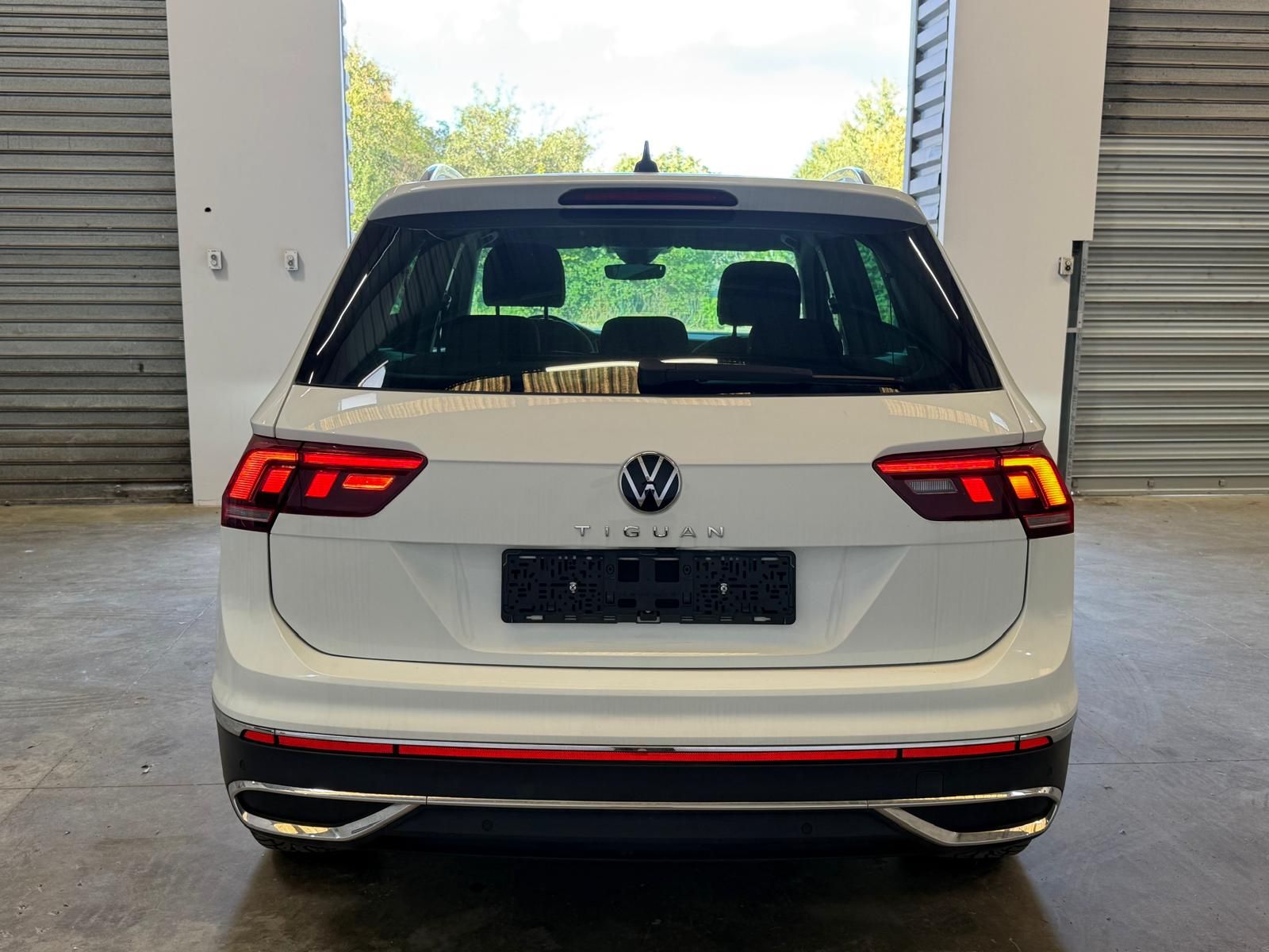 VOLKSWAGEN TIGUAN 1.5 TSI 150ch DSG7 Elegance occasion - Leader export auto Algérie, licence moudjahidine, CCR (Vue 4) - DJCAR