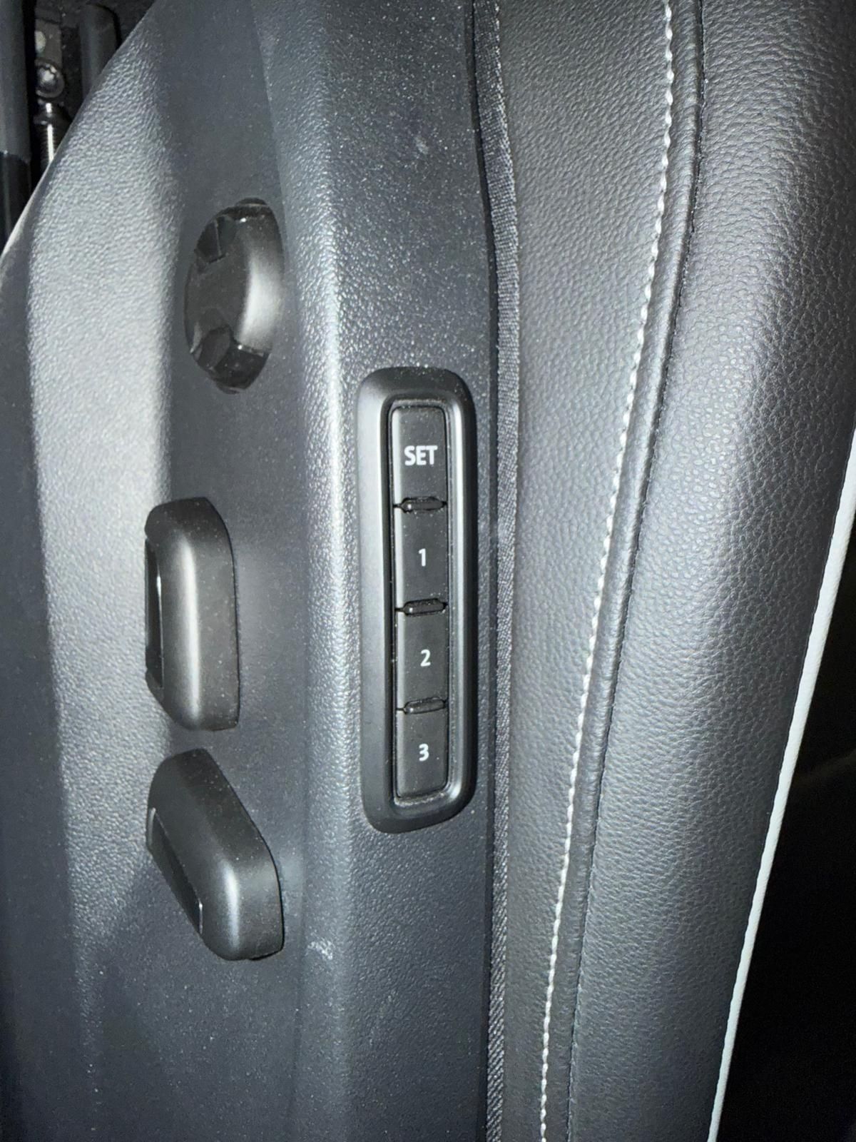 VOLKSWAGEN TIGUAN 1.5 TSI 150ch R LINE DSG7 CUIR SIEGE ELEC ATTELAGE occasion - Leader export auto Algérie, licence moudjahidine, CCR (Vue 18) - DJCAR