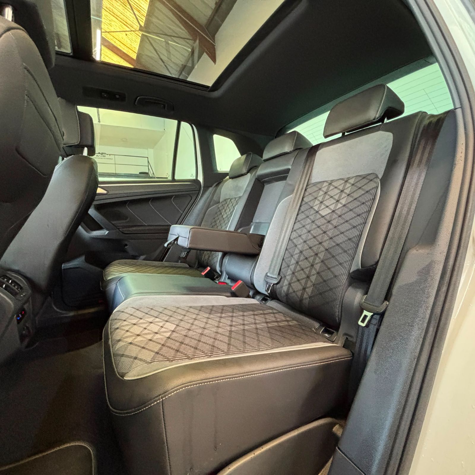 VOLKSWAGEN TIGUAN 1.5 TSI 150ch R LINE DSG7 TOIT PANO occasion - Leader export auto Algérie, licence moudjahidine, CCR (Vue 20) - DJCAR